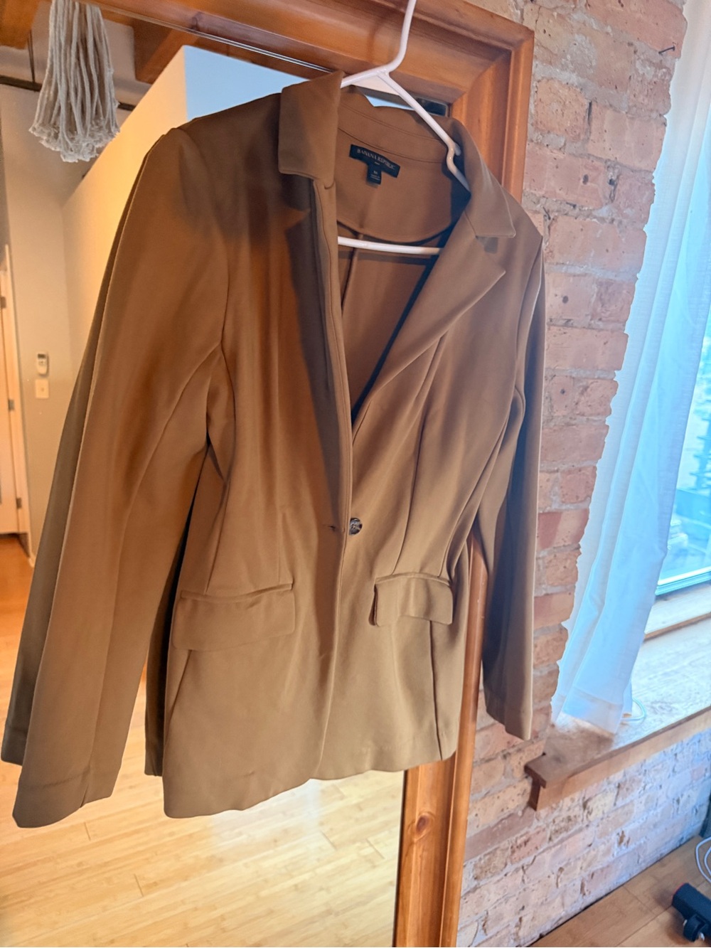 Banana Republic Women's Tan Single-Button Blazer - Picture 3 of 5